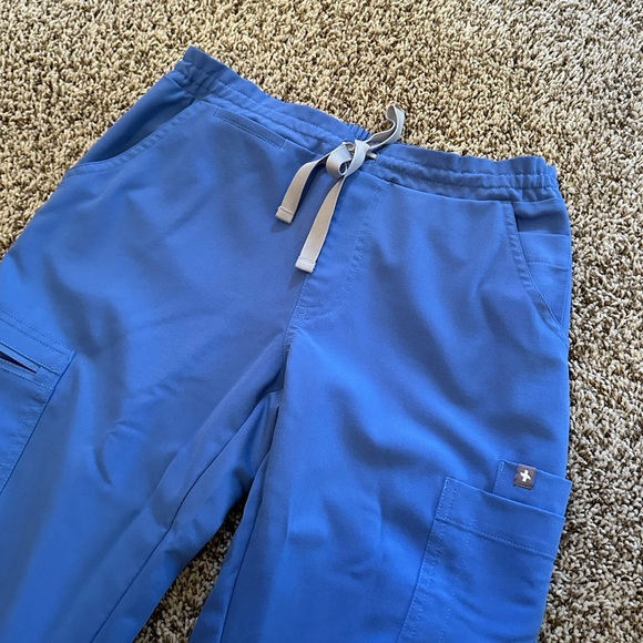FIGS Yola™ Skinny Scrub Pants- Ceil Blue - Picture 4 of 5